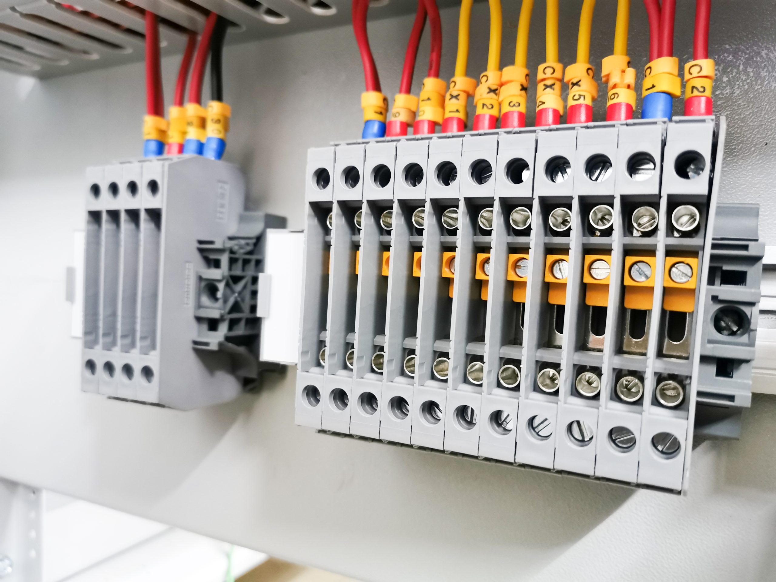 Advantages of DC Circuit Breakers Everything You Need to Know