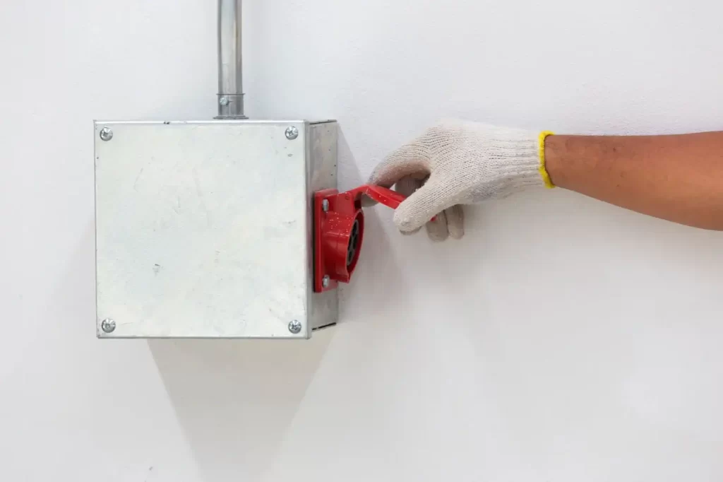Recessed vs Surface Mount Weatherproof Electrical Box: Understanding Installation Methods-3